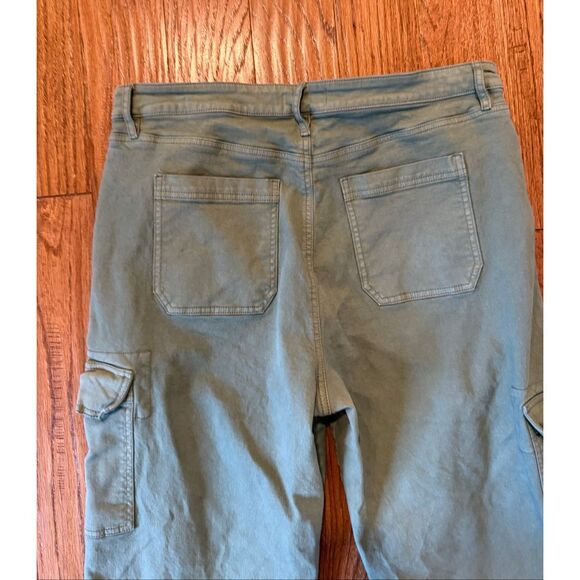 Loft the wide leg cargo jean size 14 green - Picture 11 of 12